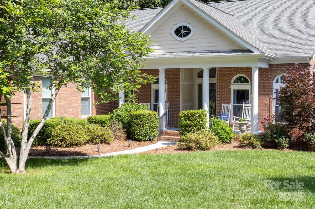 122 Waterford Drive