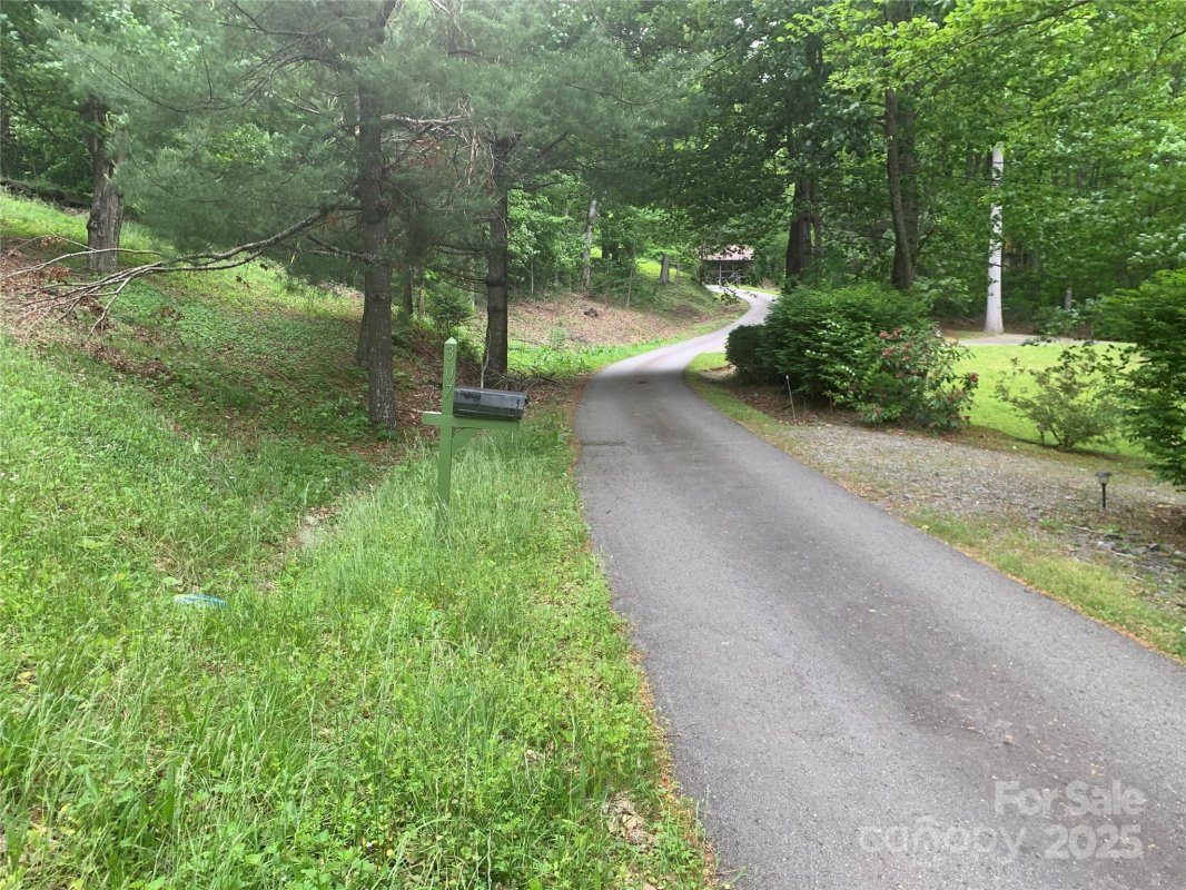 5 Friar Tuck Lane