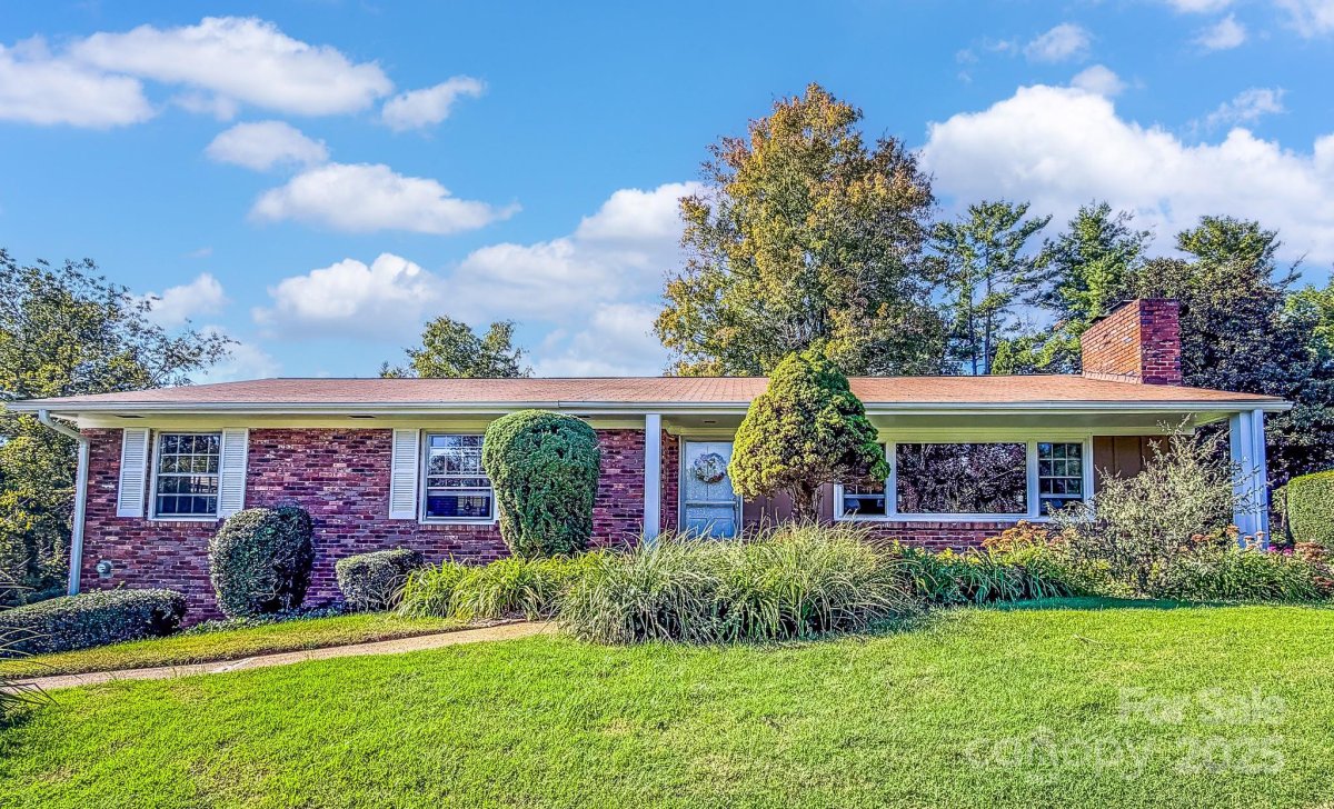 8 Fox Chase Road
