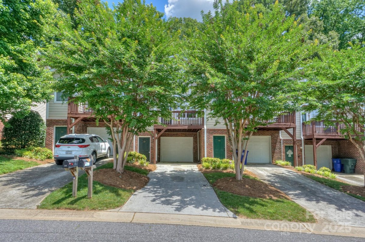 121 High Ridge Road