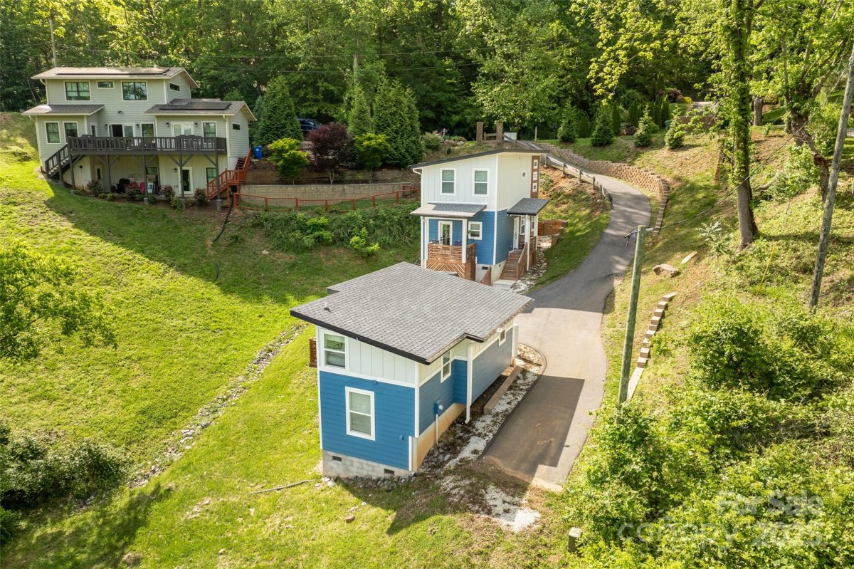 109 Thurland Avenue