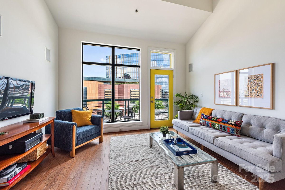 115 E Park Avenue 409