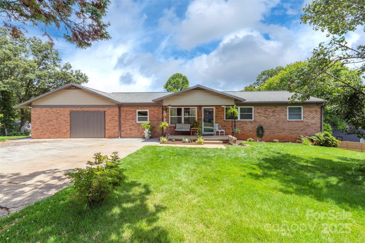 39 N Pershing Road