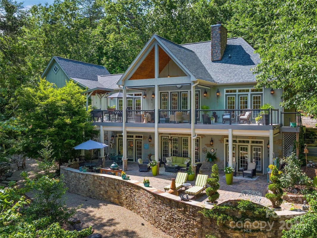 92 Island View Court