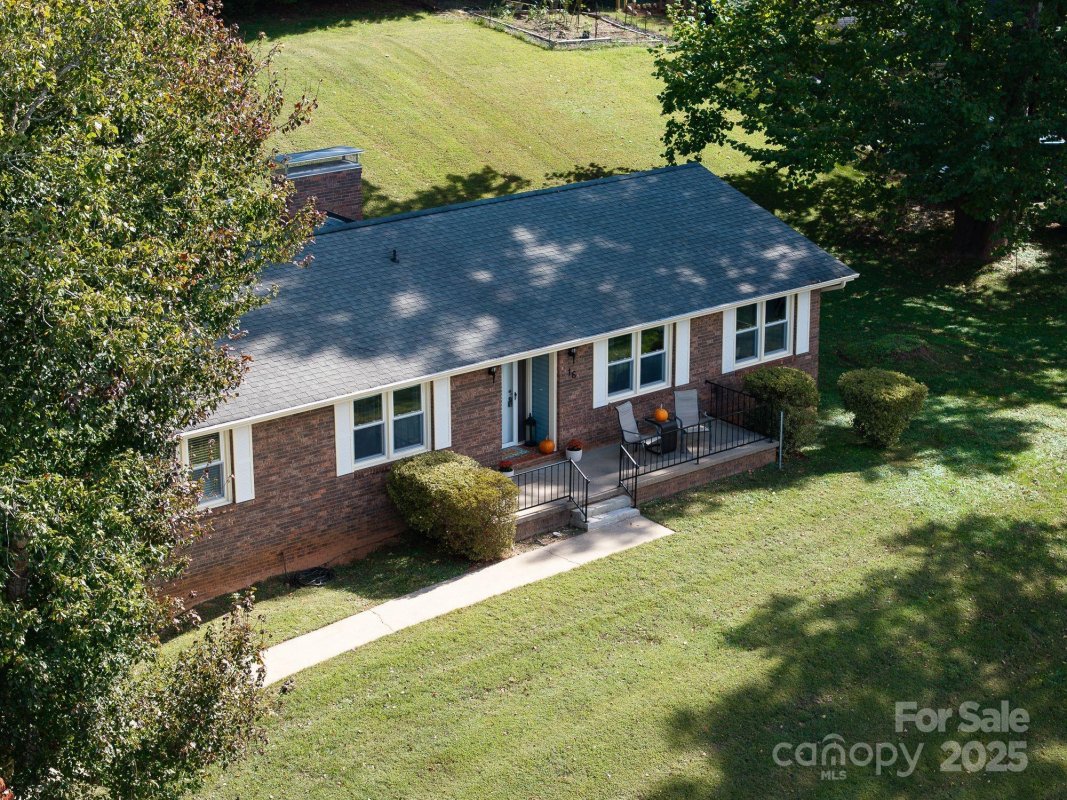 16 Sun Valley Court