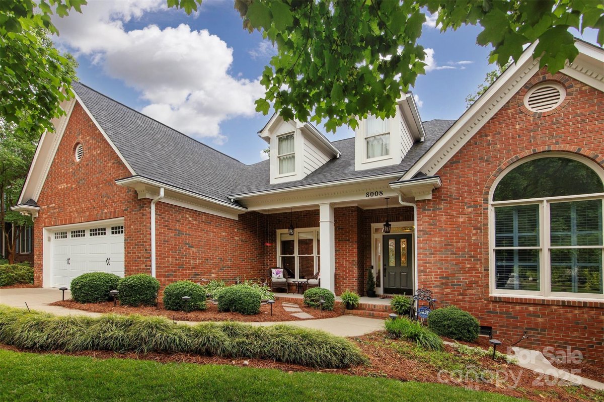 8008 Alba Court