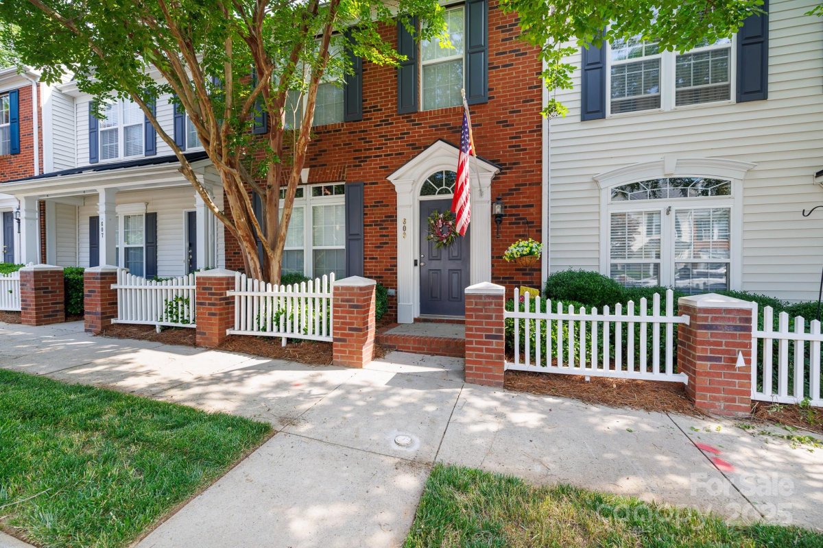 609 Atherton Way