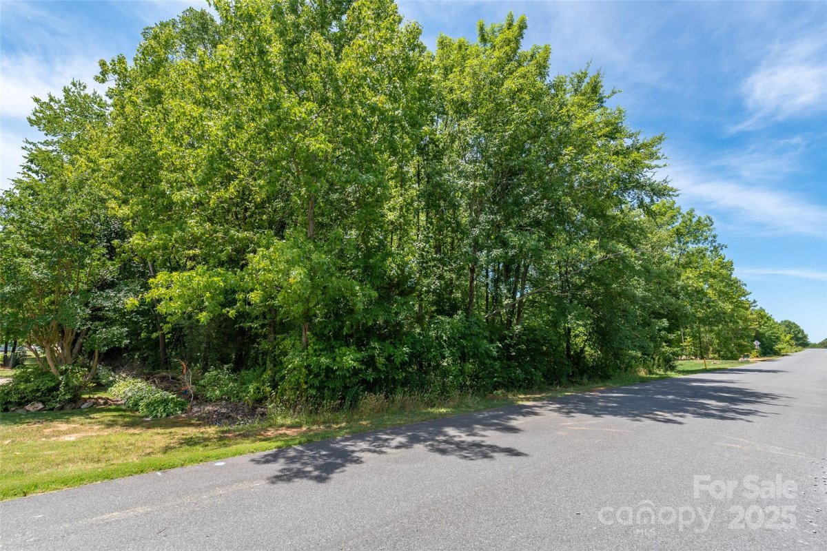310 Picketts Circle