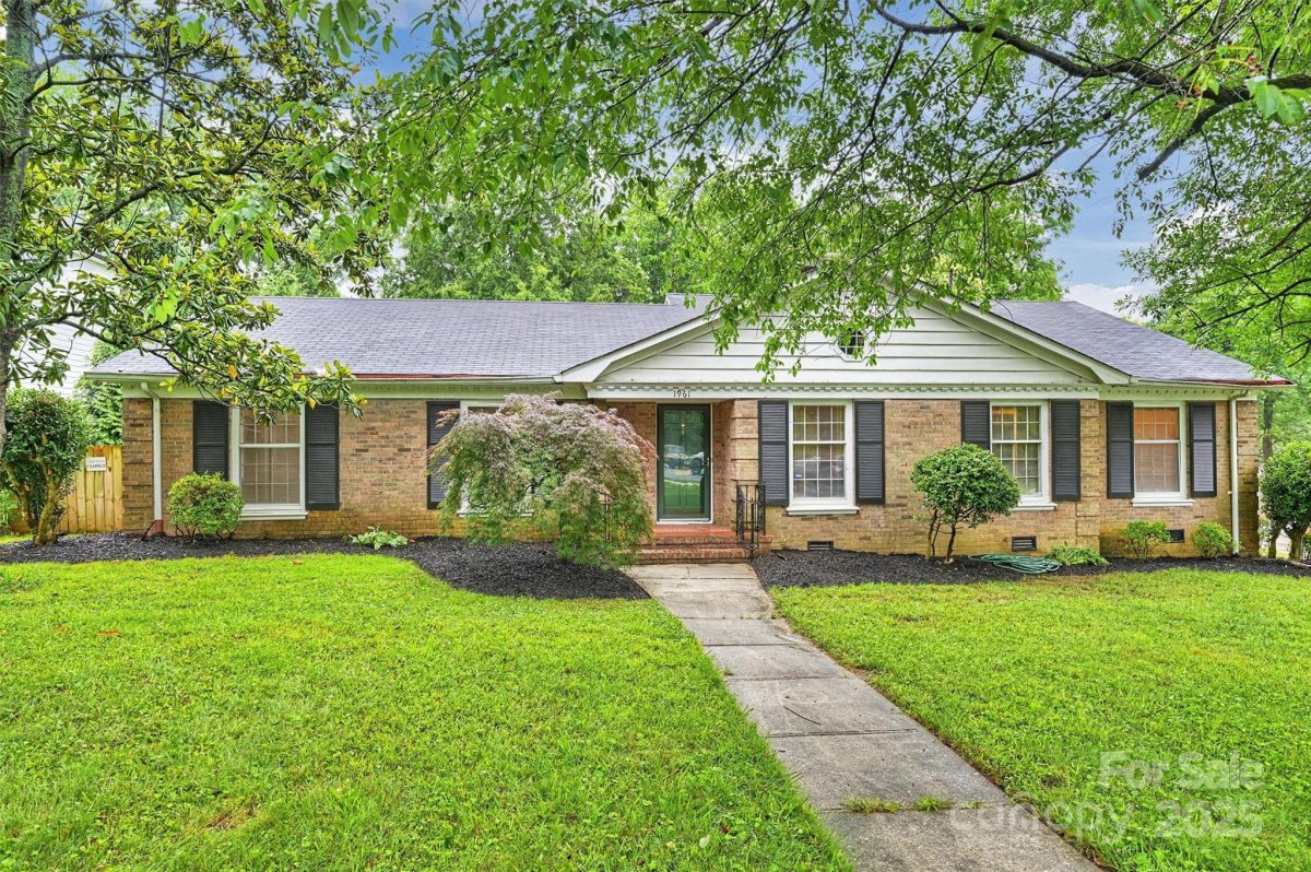 1961 Runnymede Lane
