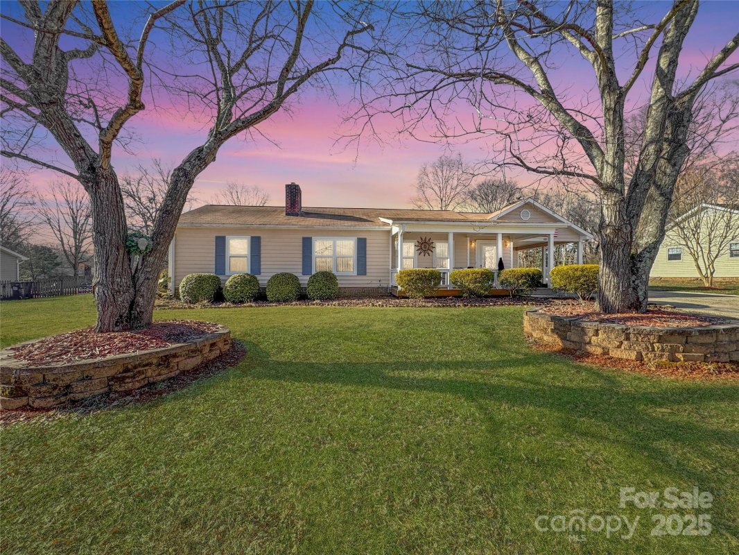 2316 Woodfield Circle