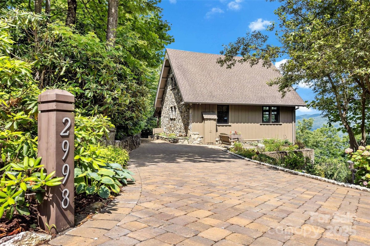 2998 Creston Drive