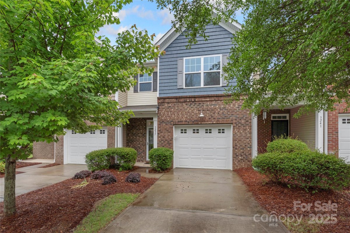 3237 Yarmouth Lane