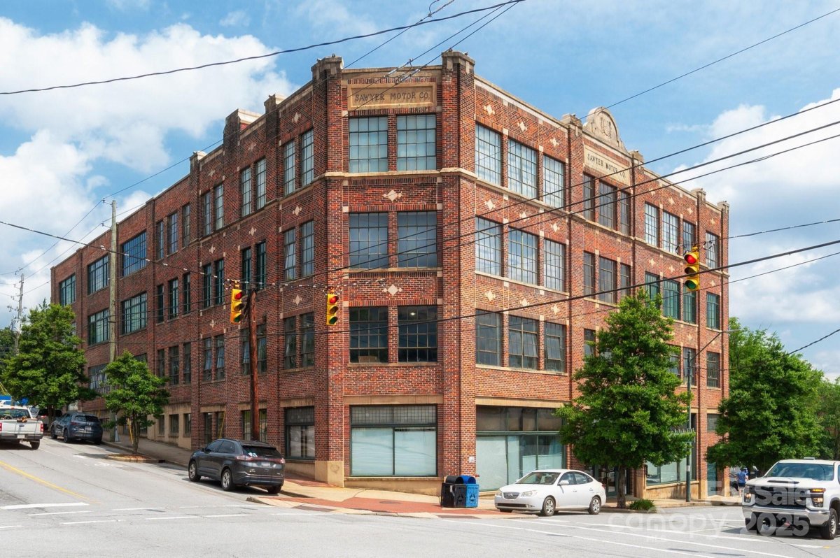 100 Coxe Avenue 309