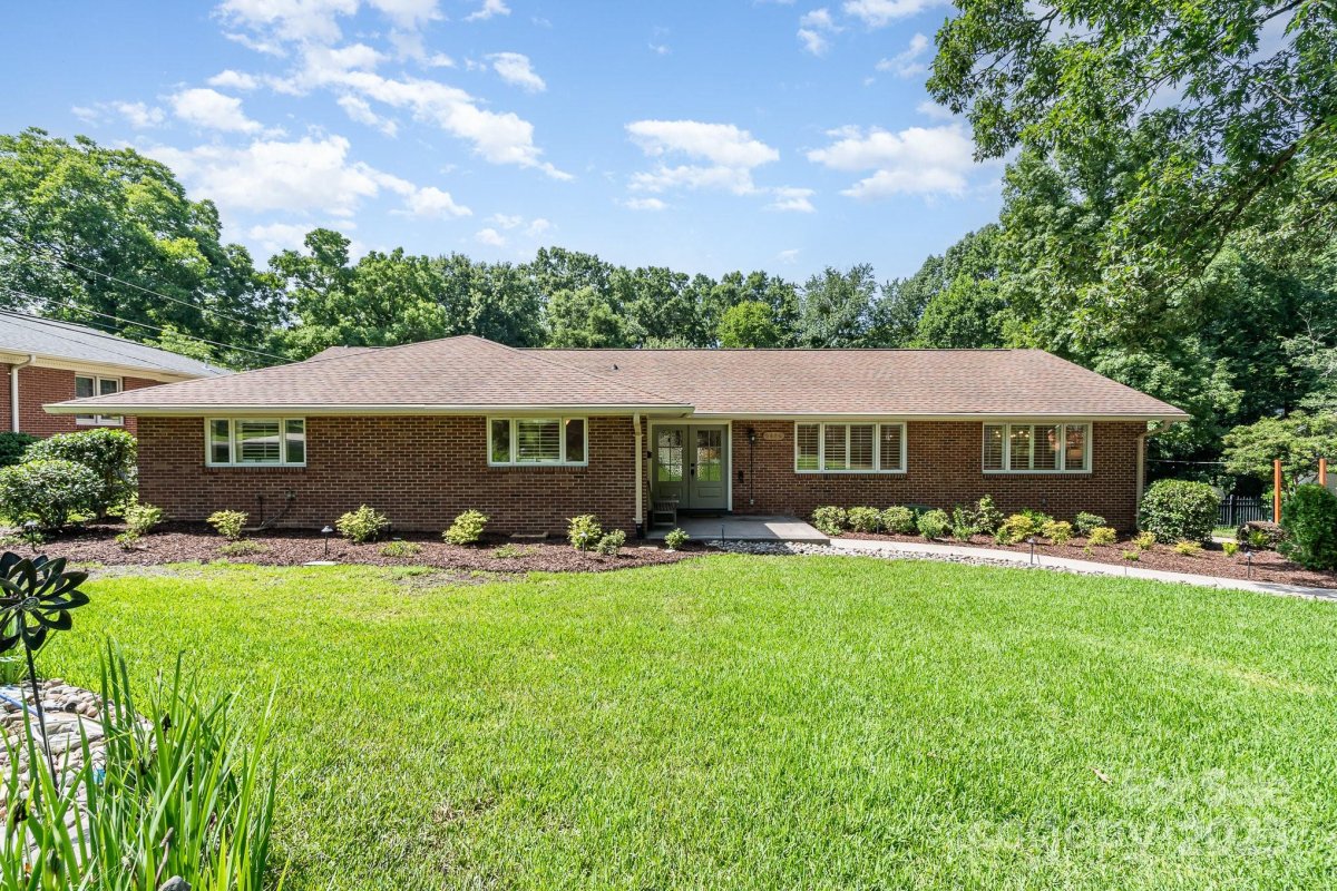 5424 Doncaster Drive