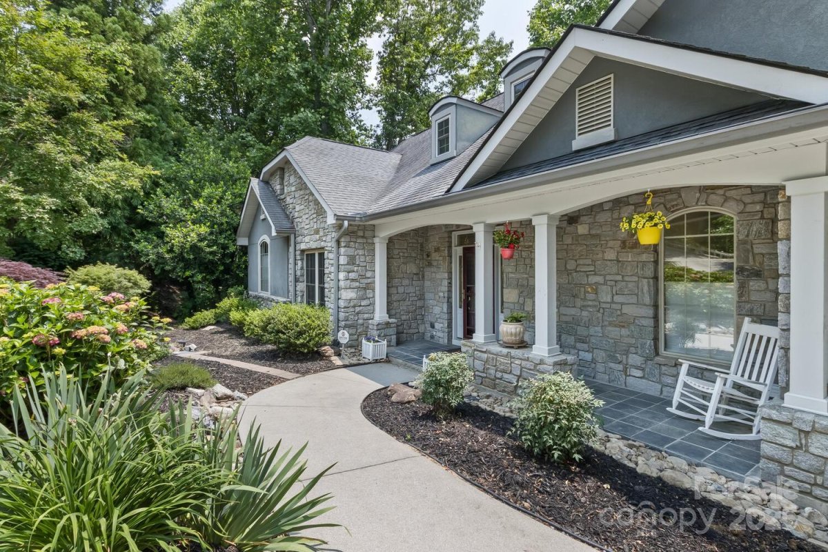 311 Mountain Crest Drive
