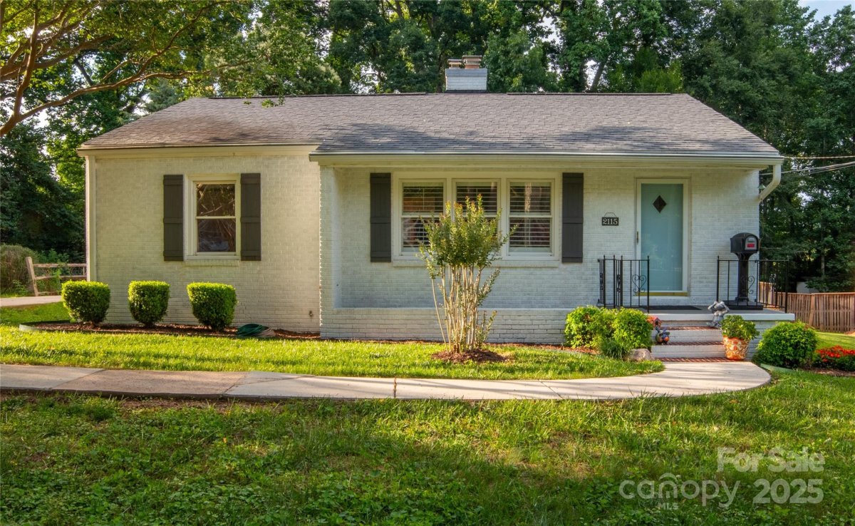 2115 Arnold Drive