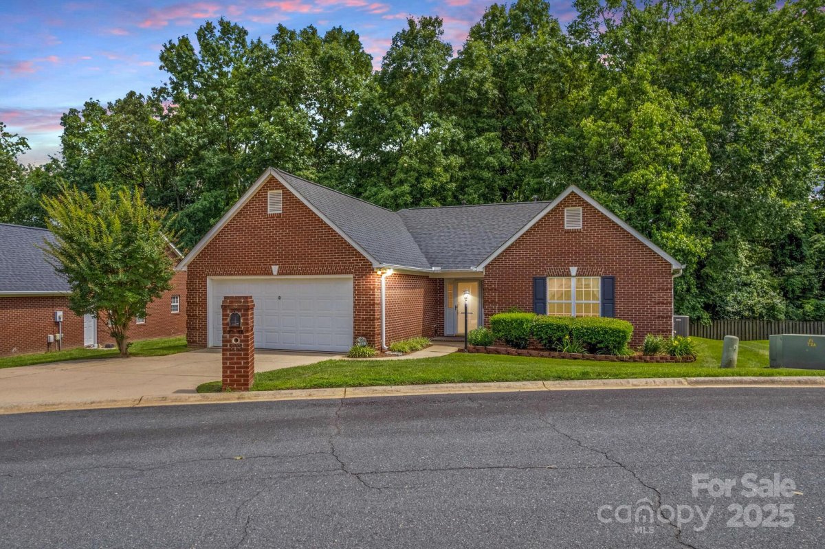 103 Prestwick Court