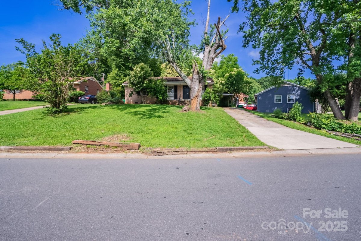823 Yuma Street