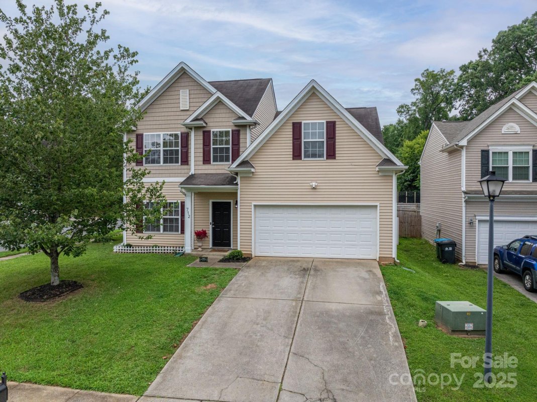 712 Harrier Road