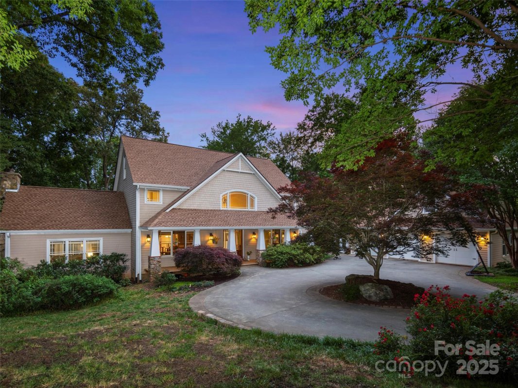 303 S Braeside Court