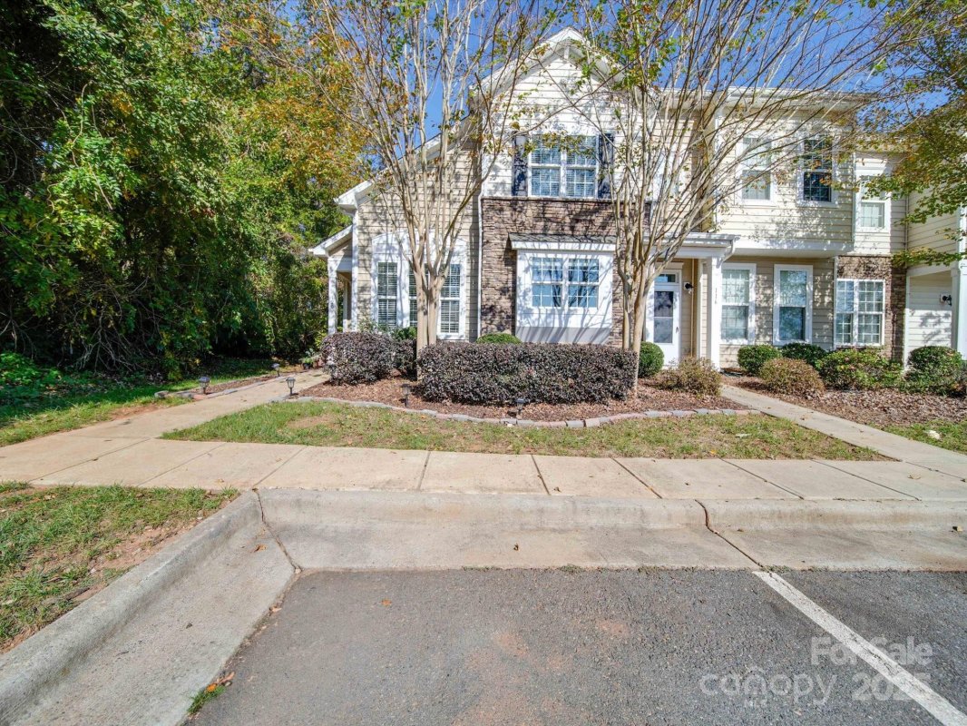 120 Prairie View Court