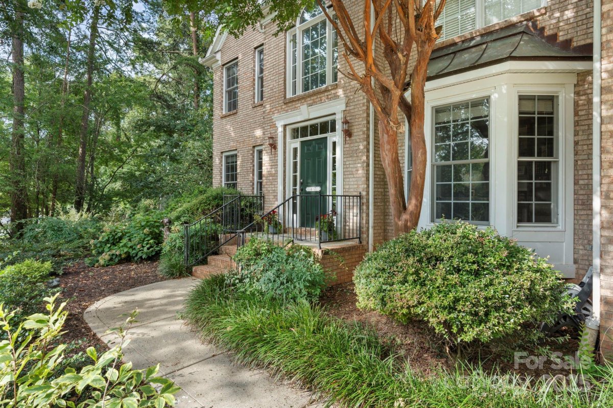 4007 Lake Shore Road
