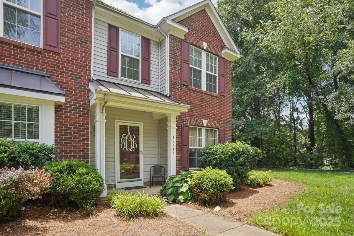 12342 Swan Wings Place