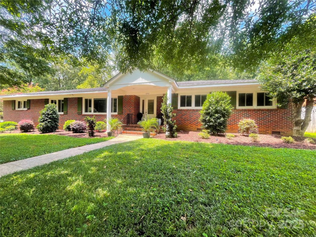 4742 Emory Lane