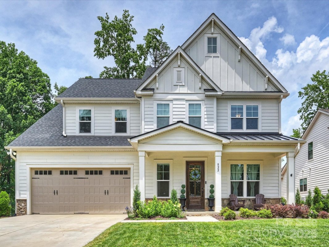 822 River Oaks Lane