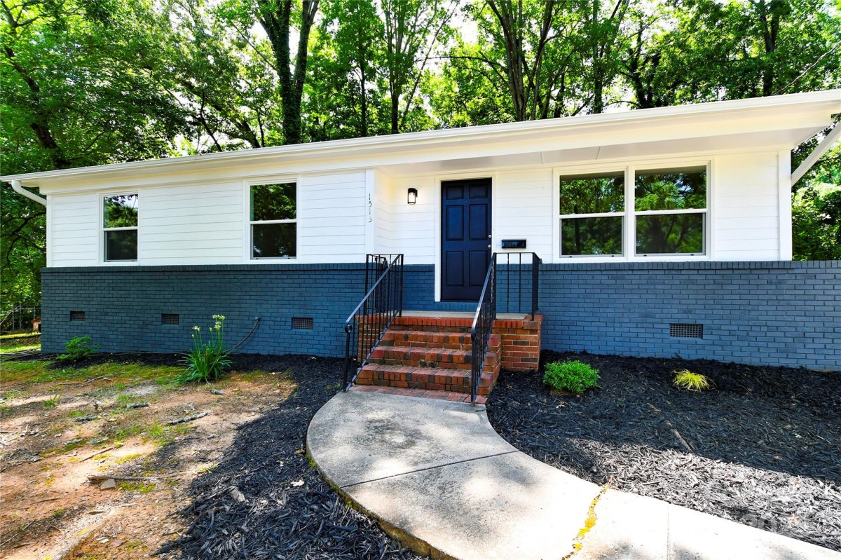 1513 Greenview Place
