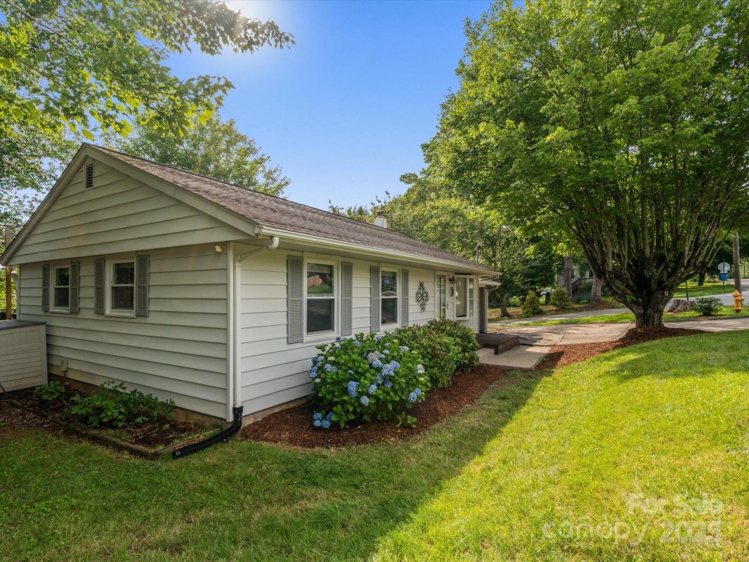 74 Hi Alta Avenue