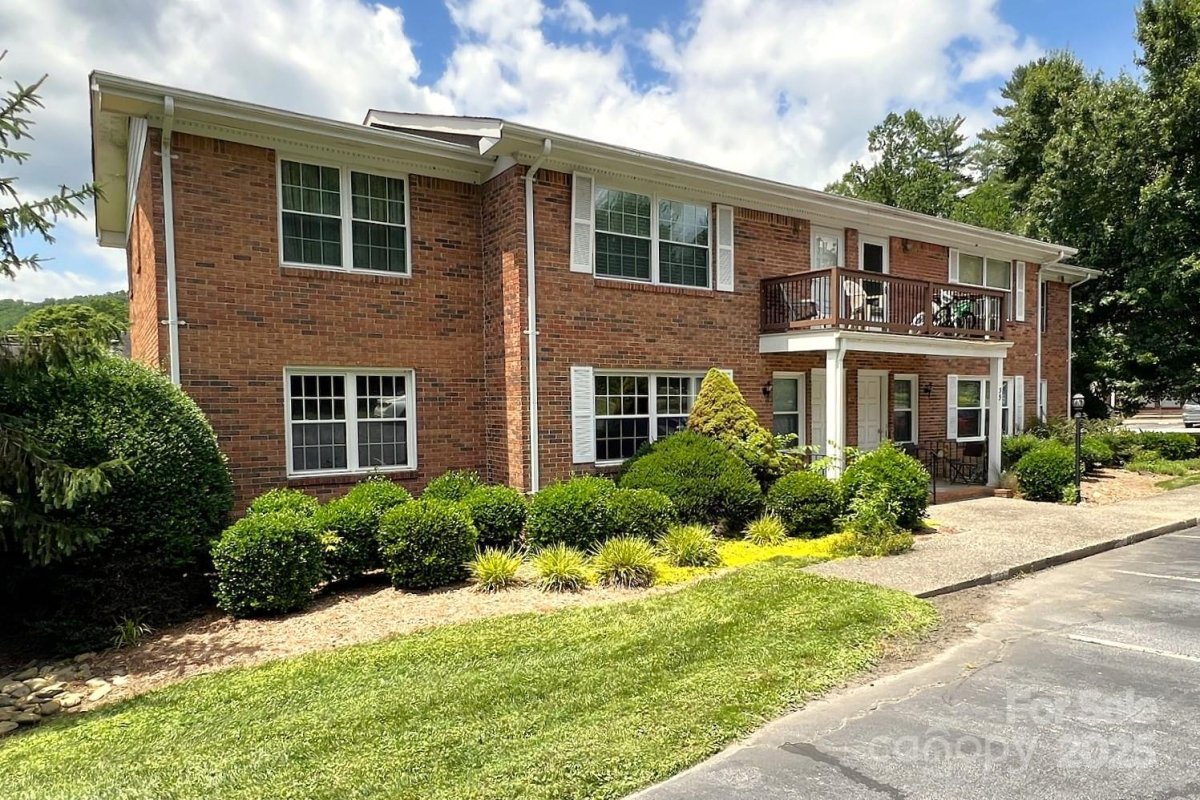 35 Capri Lane 11-C