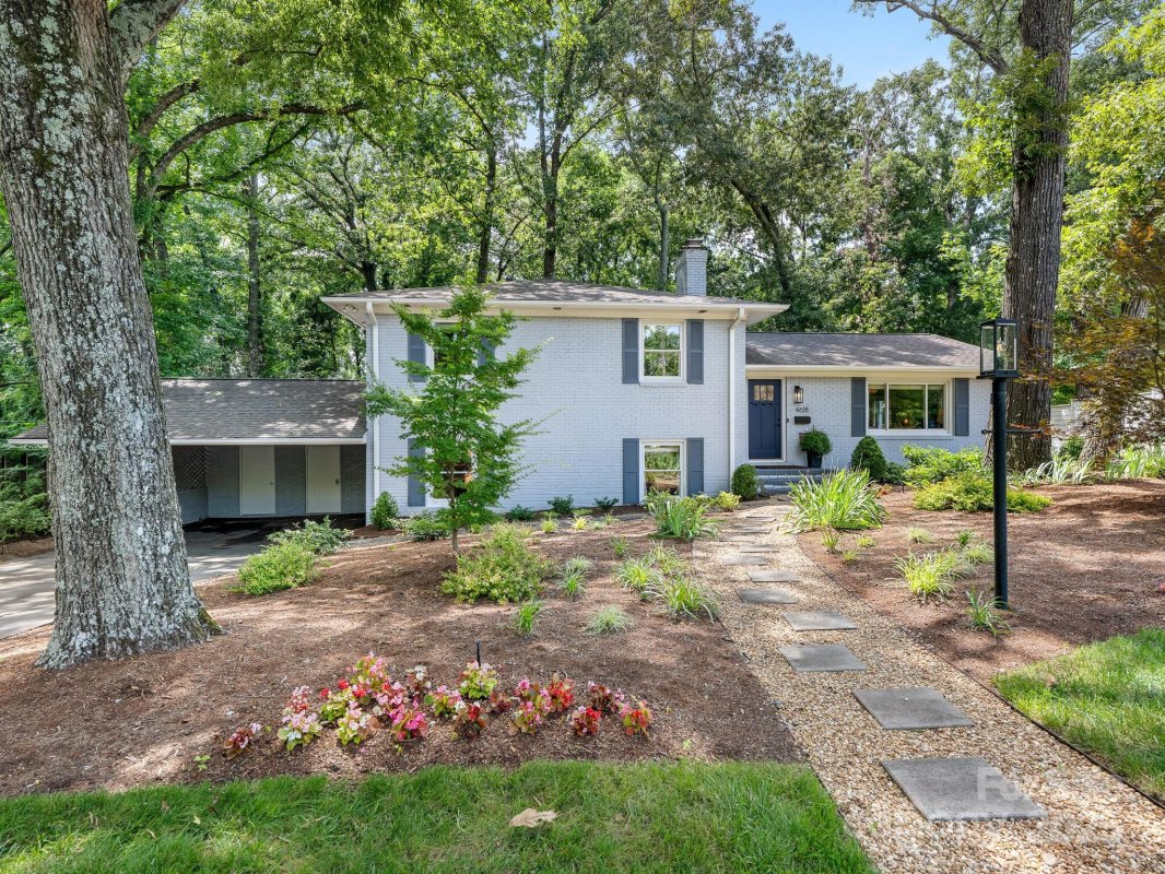4618 Emory Lane
