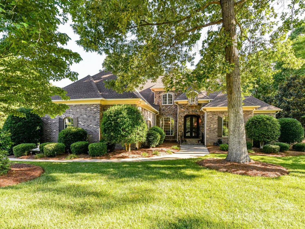 9000 Whirlaway Lane