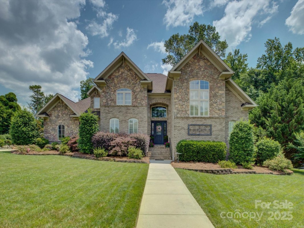 213 Cowboys Circle