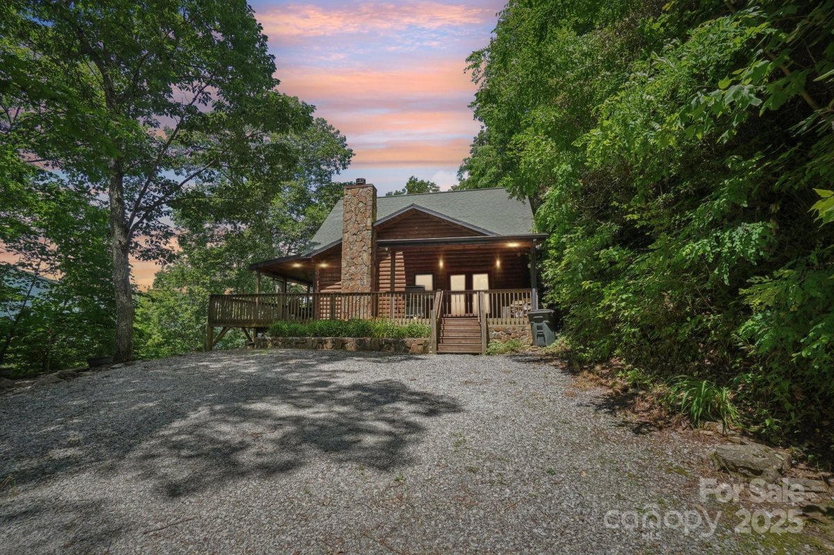 1253 Forest Drive