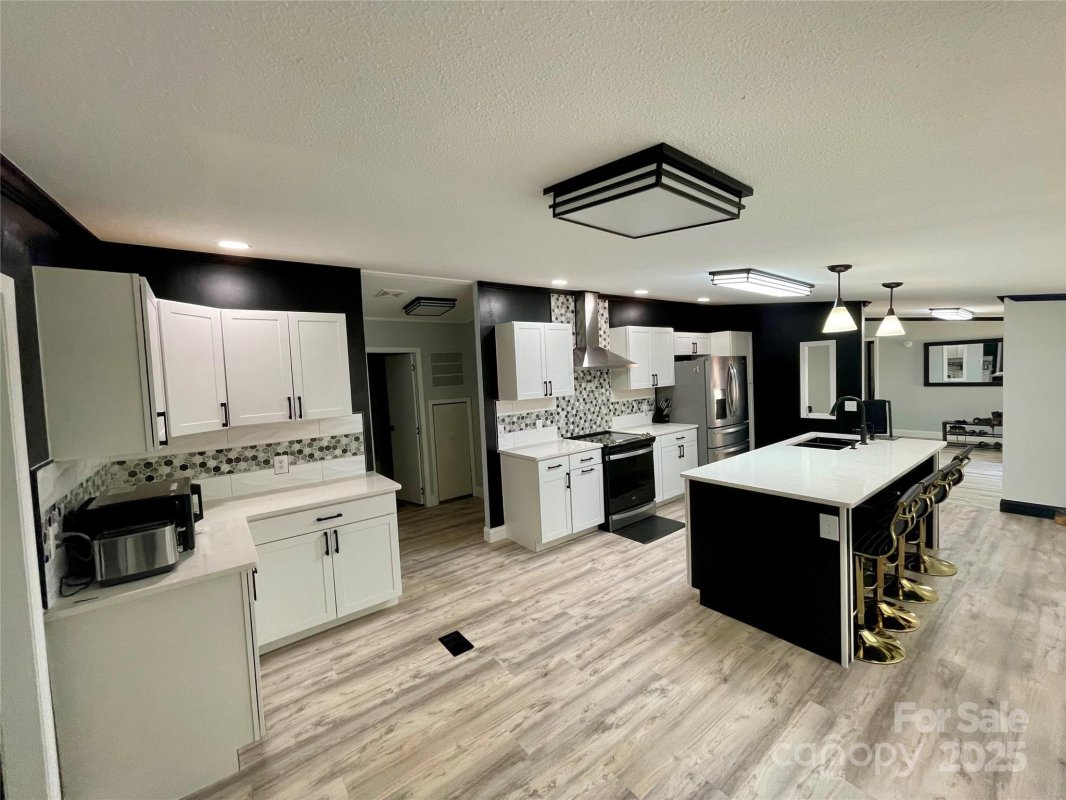 6490 Alta Center