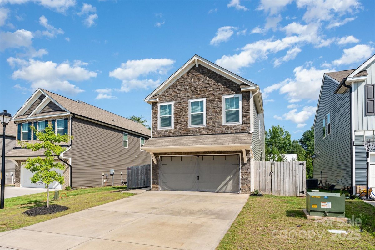 839 Foxglove Lane