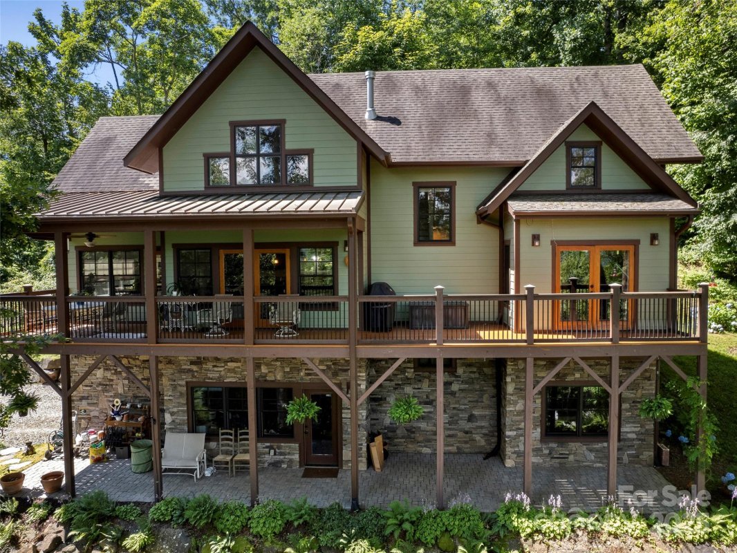 711 Winfield Drive