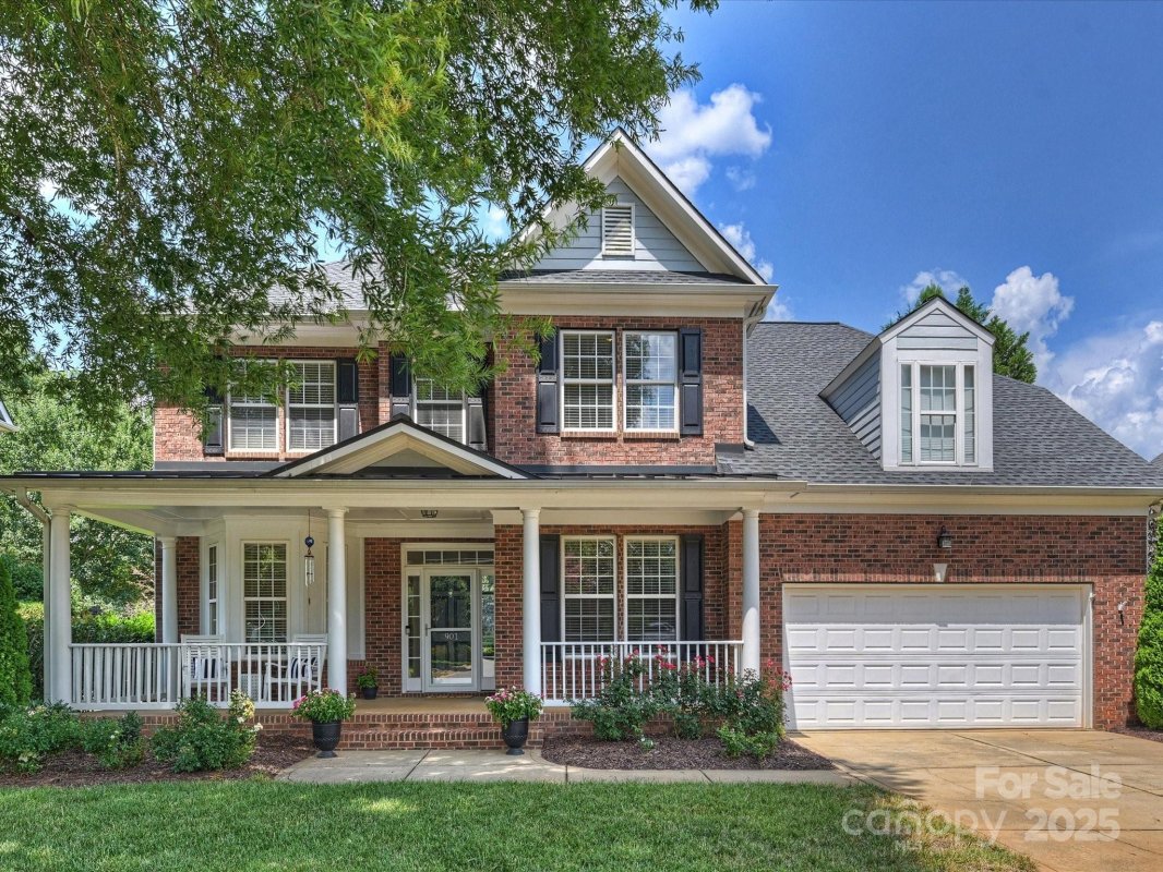 901 Deercross Lane