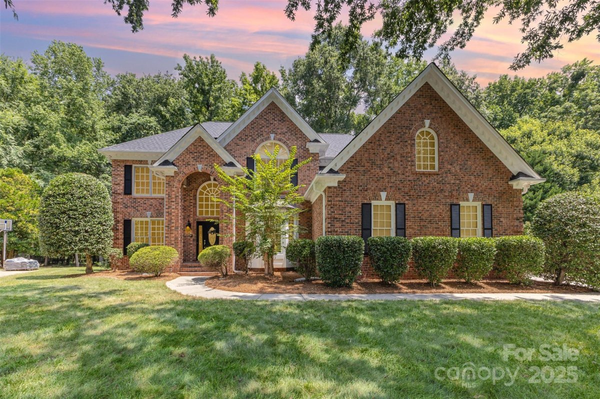 6612 Saunton Court