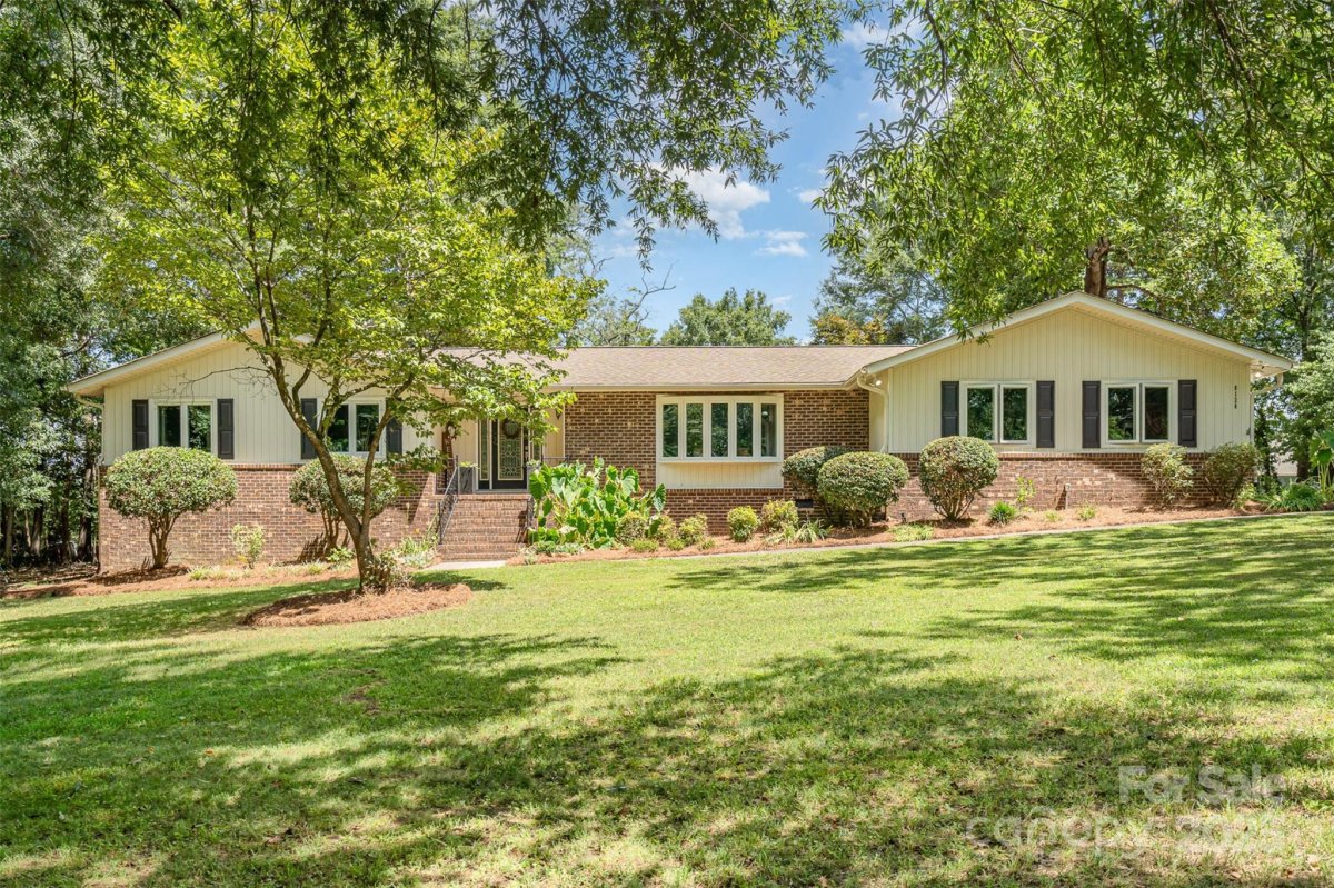 8128 Appaloosa Lane