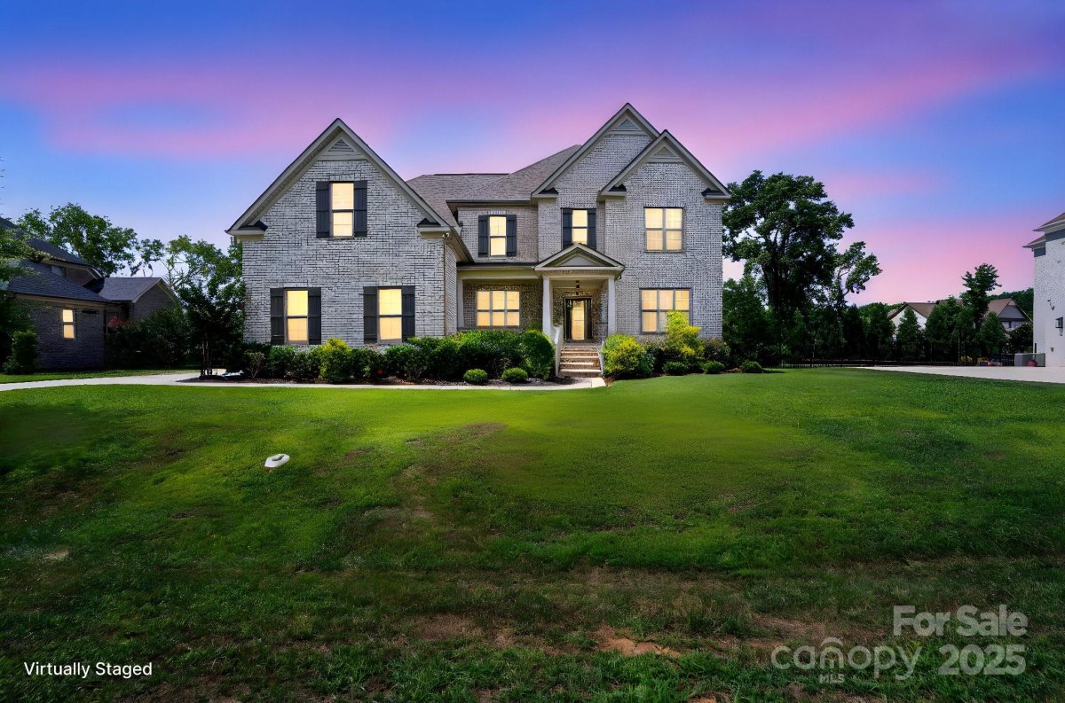 1206 Grand Oak Drive