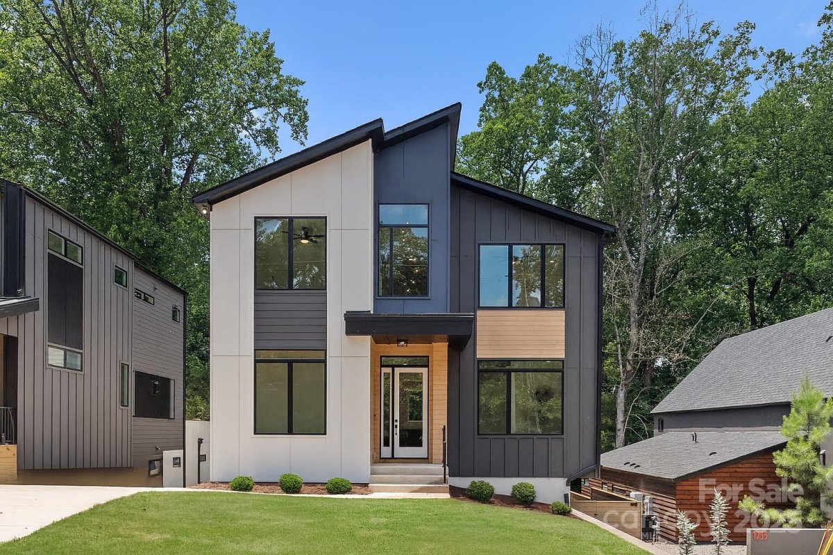 1727 Seifert Circle