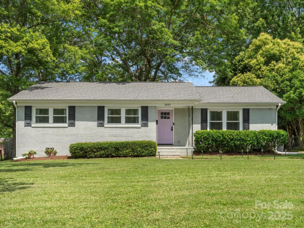 3839 Woodleaf Road