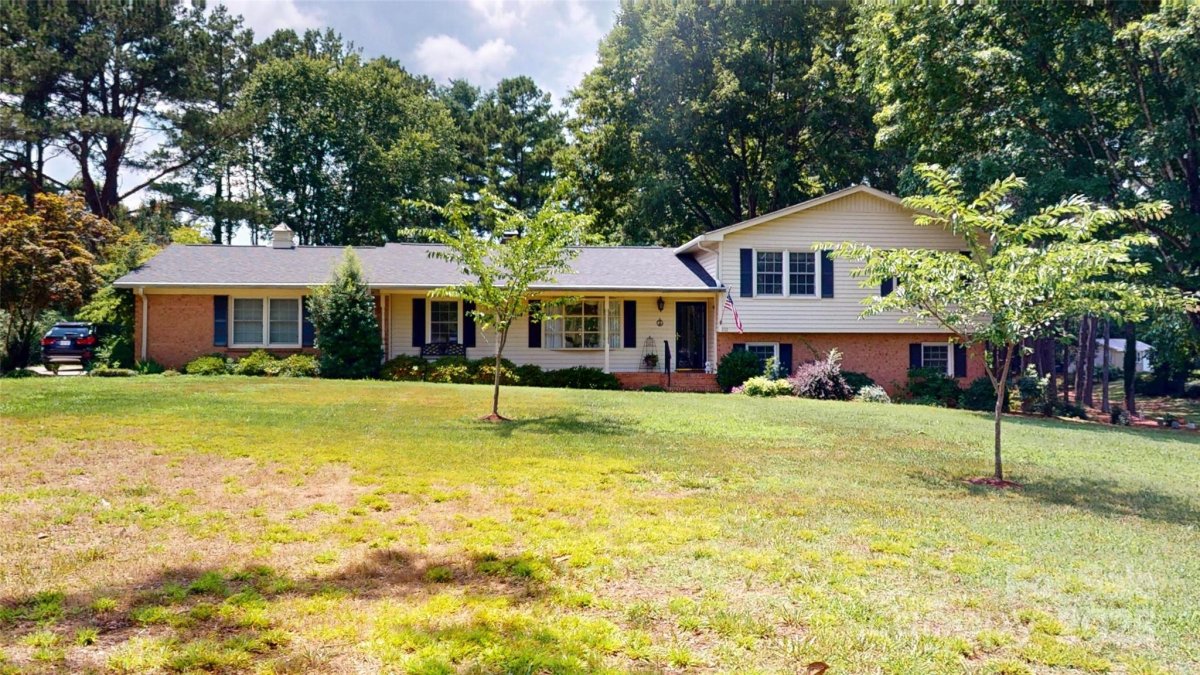 1112 Martha Drive