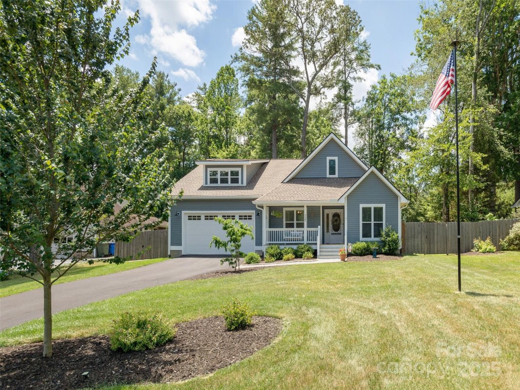 727 Shadywood Lane