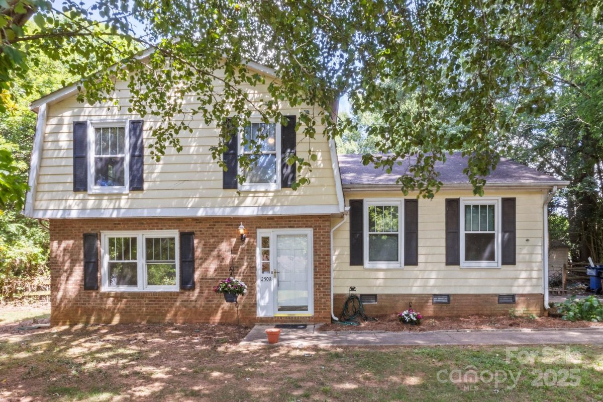 2508 Wood Star Court