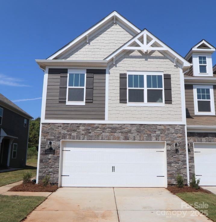 3643 Secrest Landing