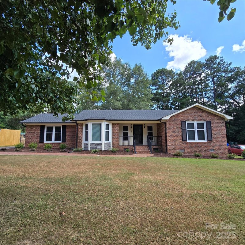 687 Tryon Place